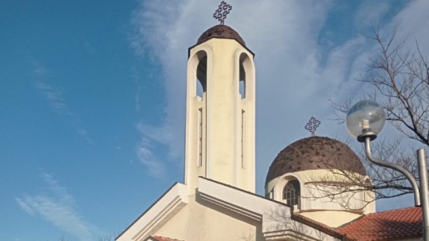 Крадци са обрали църквата в Бойчиновци. Откраднати са пари от