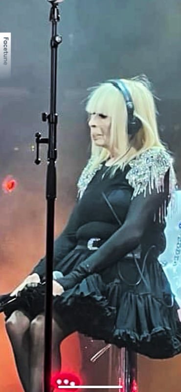 Продължават да валят снимки от двата концерта на Лили Иванова