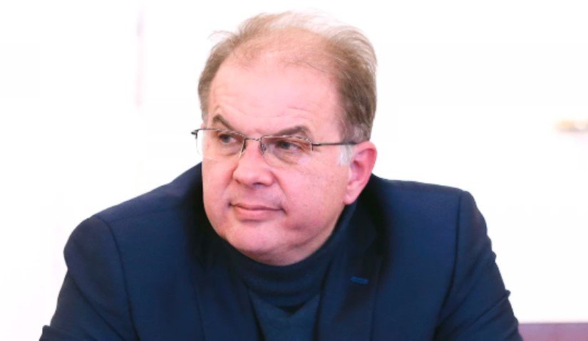Чолаков: Промените в Конституцията са на живот или смърт на правителството