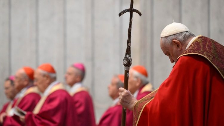 Кардинал от Ватикана отива в затвора, осъден е за сделки с милиони 