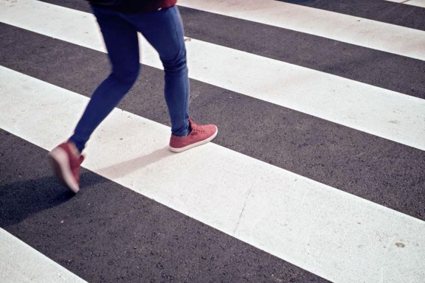 Шофьор блъсна тийнейджърка на пешеходна пътека в Асеновград