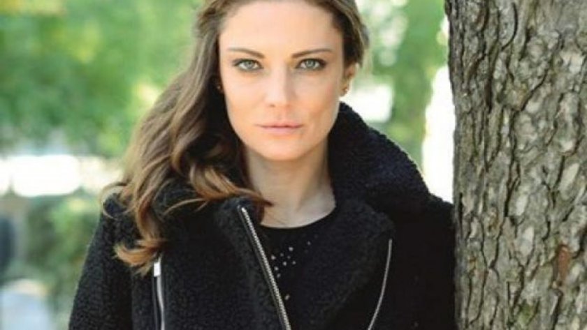 Теодора Духовникова навърши 46 години и избра да отбележи празника си