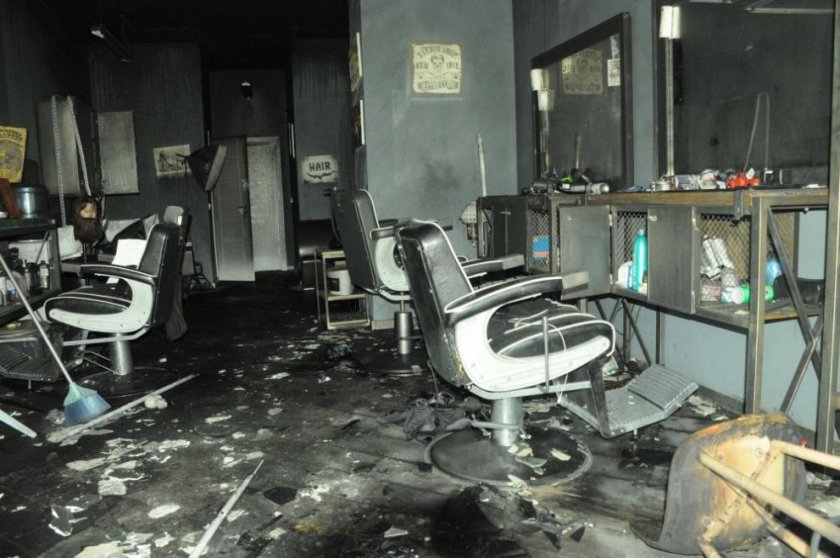 Като в турски сериал: Подпалиха фризьорски салон, изгоря до основи 
