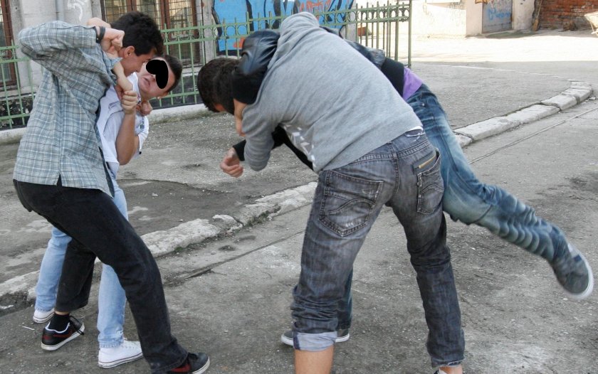 Масов бой между две фамилии в ромската "Шекер махала"