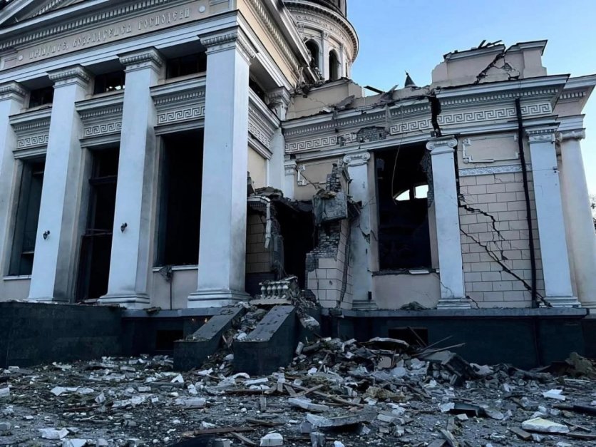 Опустошения, жертви и ранени в Украйна след руския обстрел в