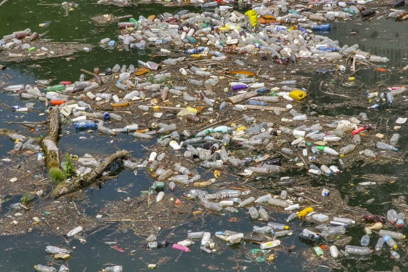 Първото, което виждат посетителите на иначе живописния град Вишеград в