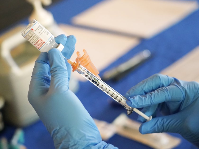 Ниските нива на ваксиниране срещу най-новите варианти на COVID-19 и грип