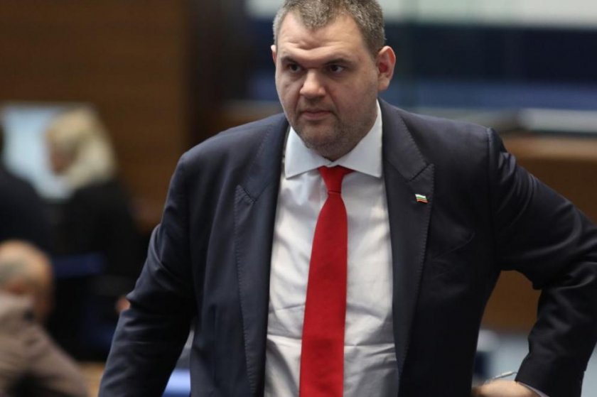 Пеевски за Тагарев: Един самозабравил се министър унизи парламента