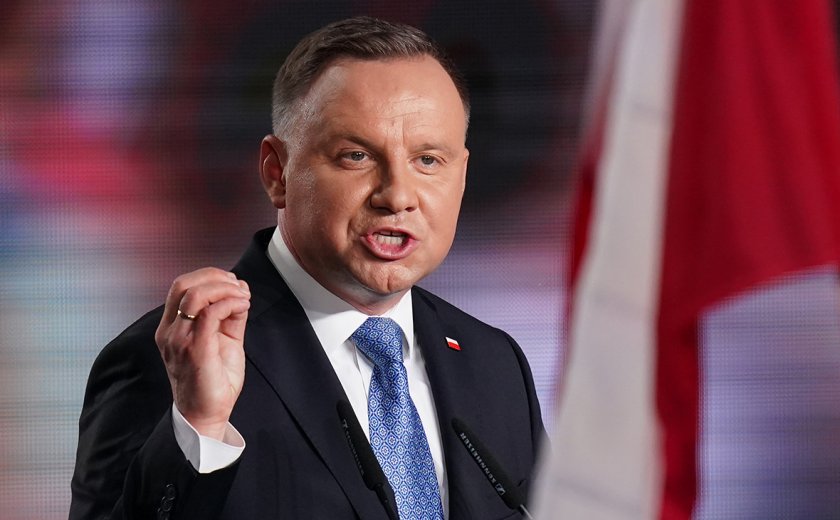 Президентът на Полша ще помилва двама осъдени депутати