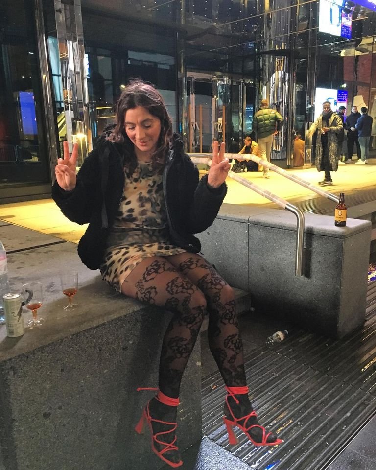 Изцепките на двете тризначки Вяра и Надежда нямат край. Момите