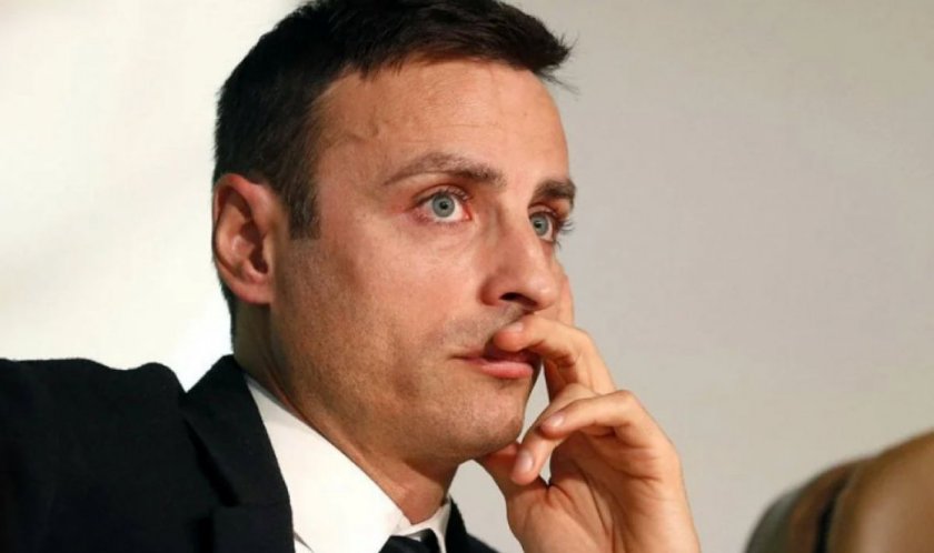 Призовавам Търговския регистър да изиска Михаил Касабов да бъде вписан