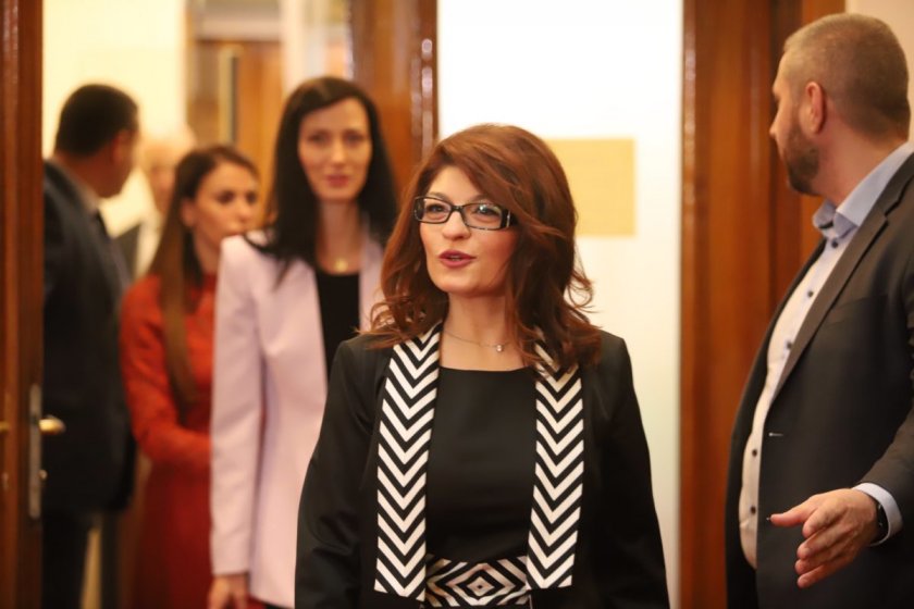 Десислава Атанасова е номинацията на ГЕРБ за конституционен съдия. Това