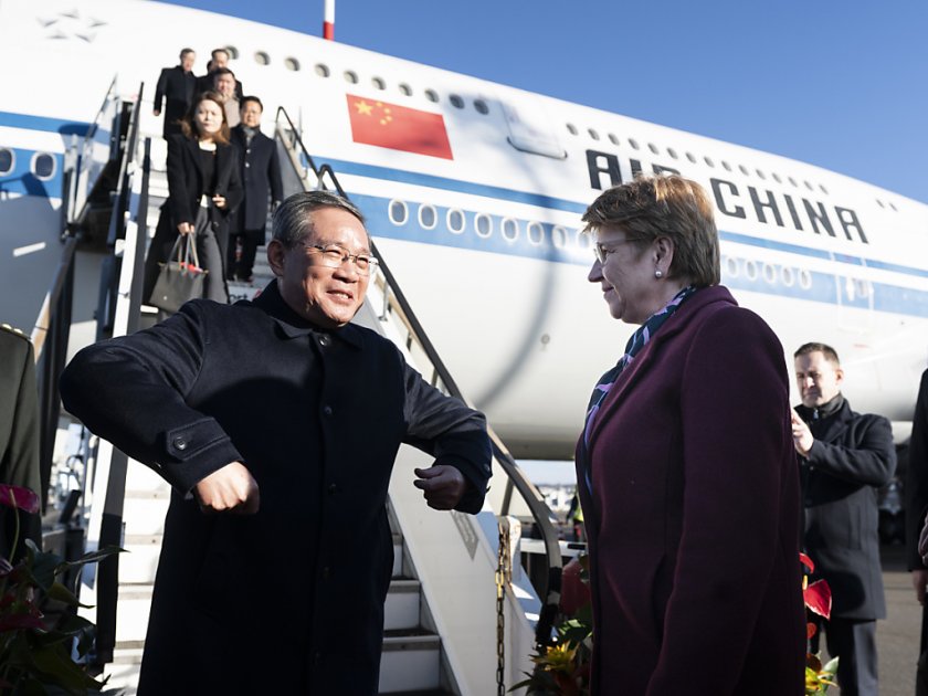 Китай и Швейцария подписаха съвместна декларация за задълбочаване на партньорството си, съобщава