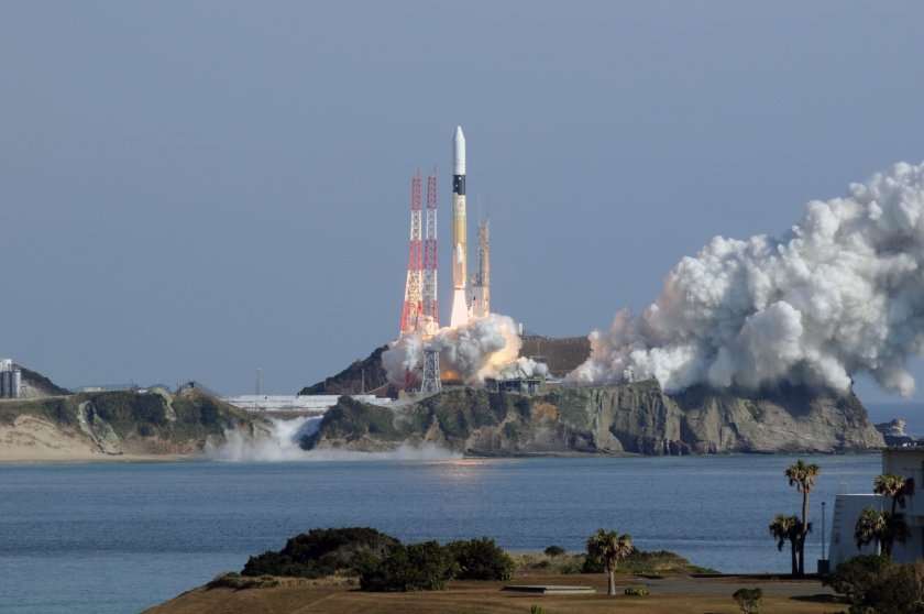 Япония изстреля днес ракета носител със сателит за събиране на