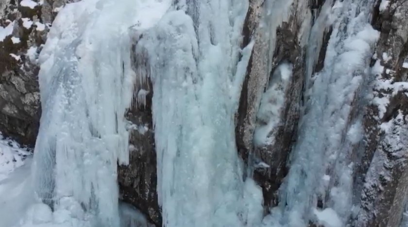 Спасиха падналия край Боянския водопад, но е в безсъзнание