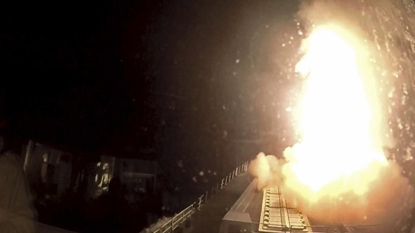 Хуска ракета порази американски контейнеровоз 