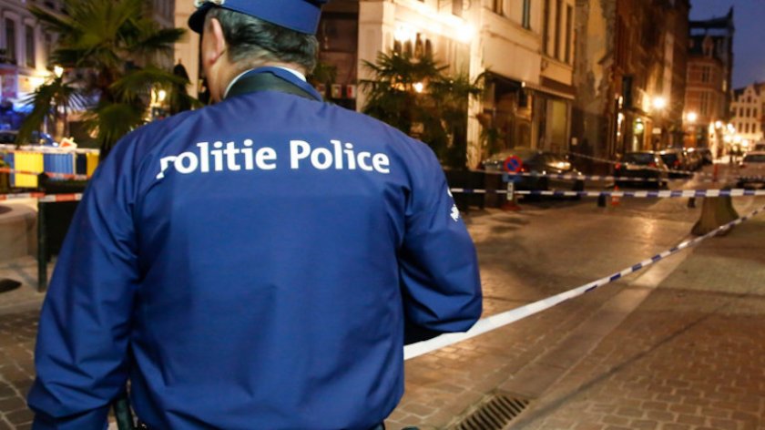 Белгийската полиция арестува 22 души, трима от които са полицаи,