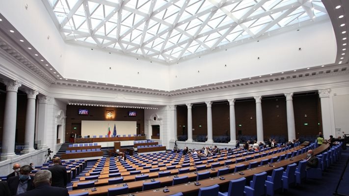 Заседание на правната комисия: Променят правилника на парламента 
