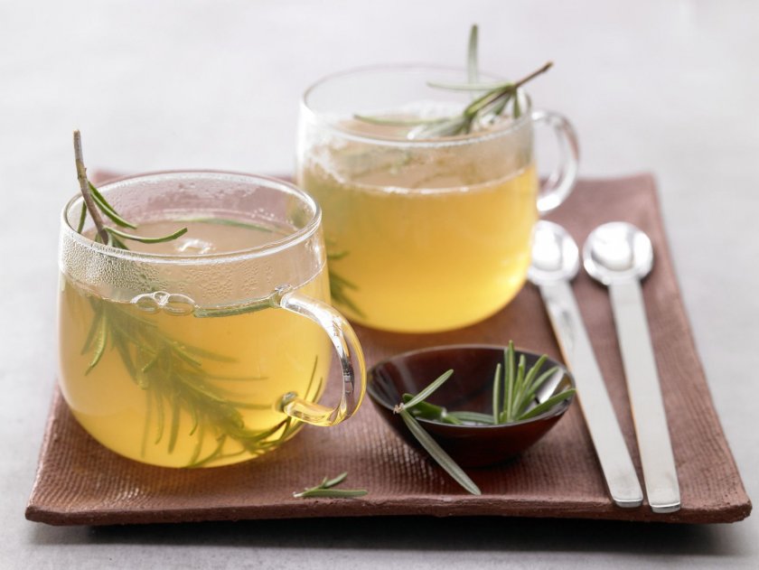 Снимка: Зелен чай с розмарин и портокал