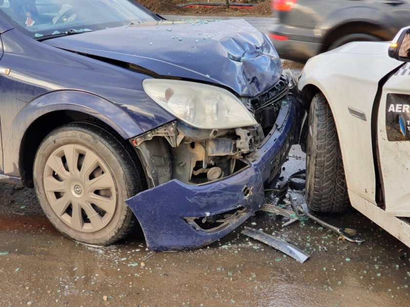 Мъж блъсна четири паркирани коли в Бургас