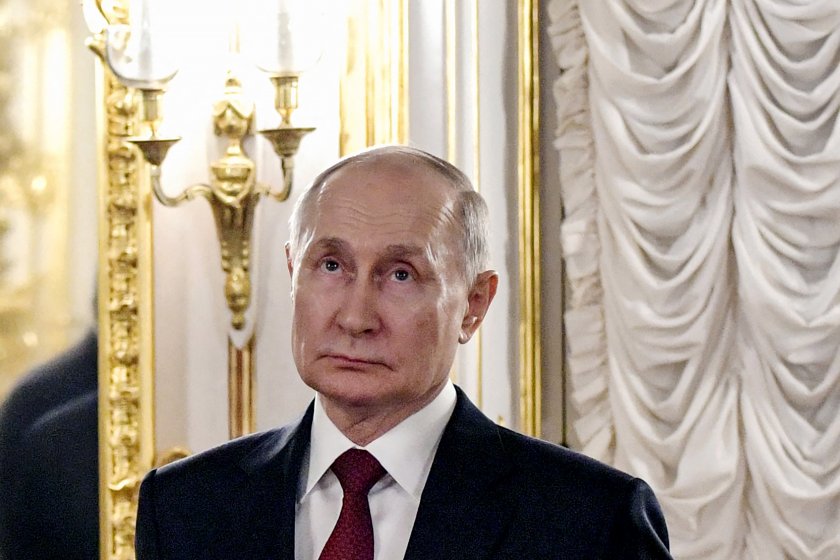 Президентът на Русия Владимир Путин се регистрира като кандидат за президентския пост,