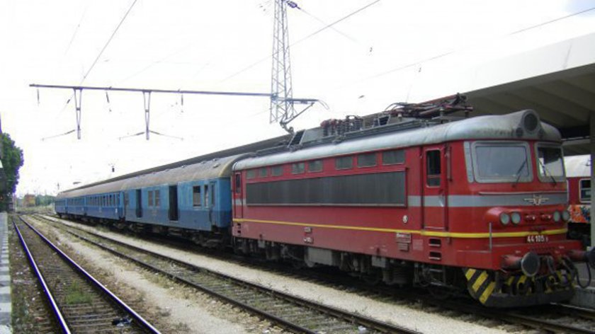 Допълнителни влакове за „Сурва“ в Перник