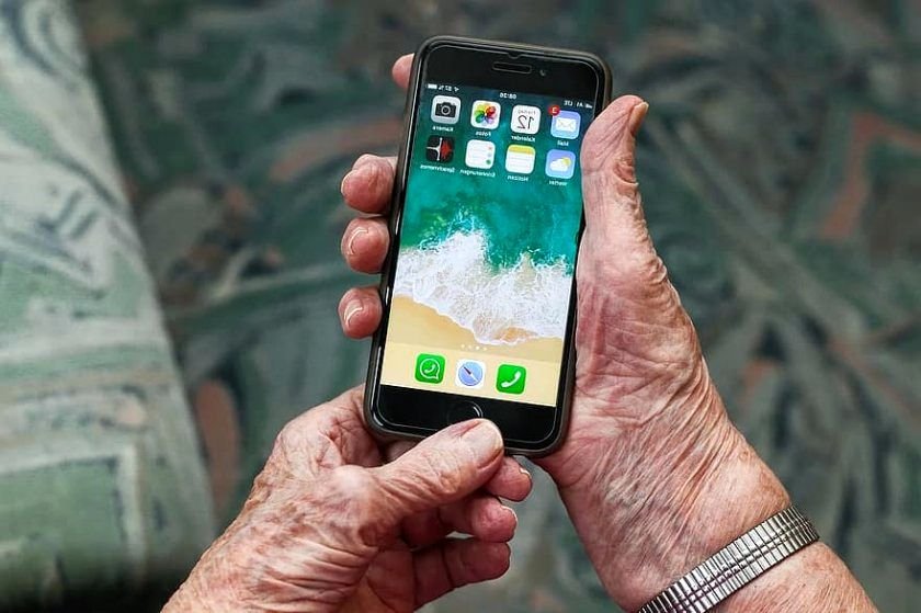 87-годишна жена от Бургас даде 2500 лв. на телефонни измамници.