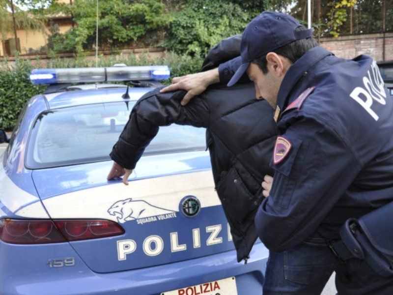 Арестуваха българин с нелегална агенция за охрана в Италия