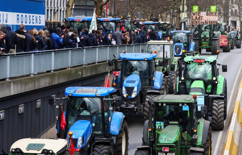 Белгийски земеделци последваха примера на своите колеги във Франция и