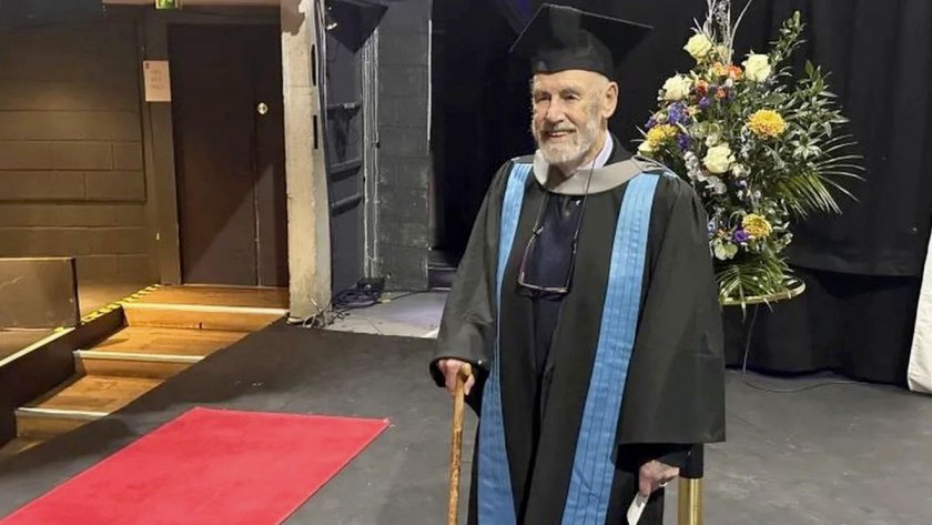 95-годишен британец стана един от най-възрастните дипломирани студенти в историята