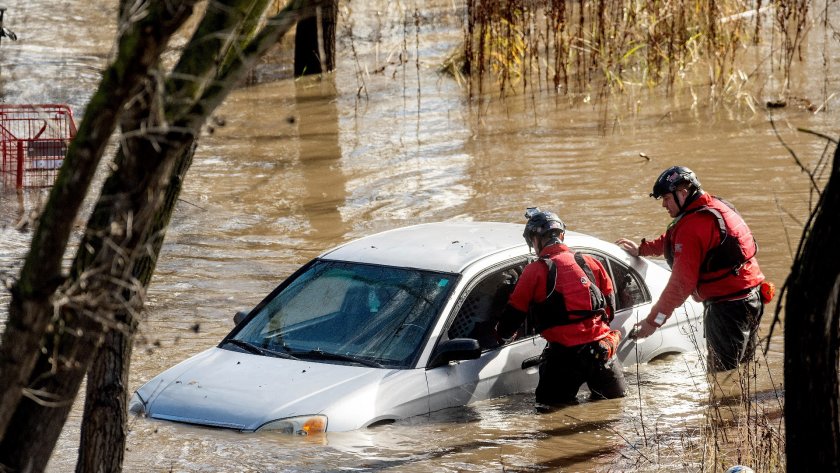 Потоп удави Калифорния, милиони са без ток (СНИМКИ)