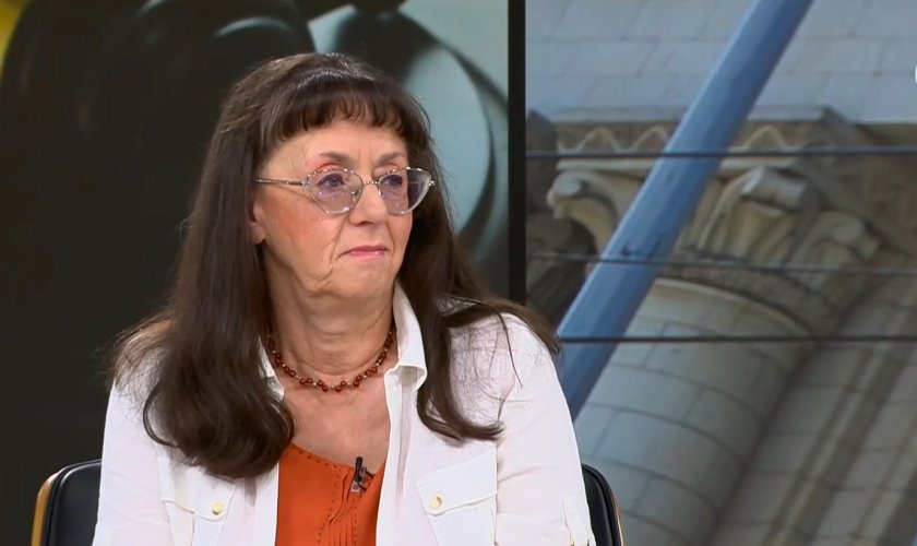 Мартин Божанов - Нотариуса е почти митична личност, за която