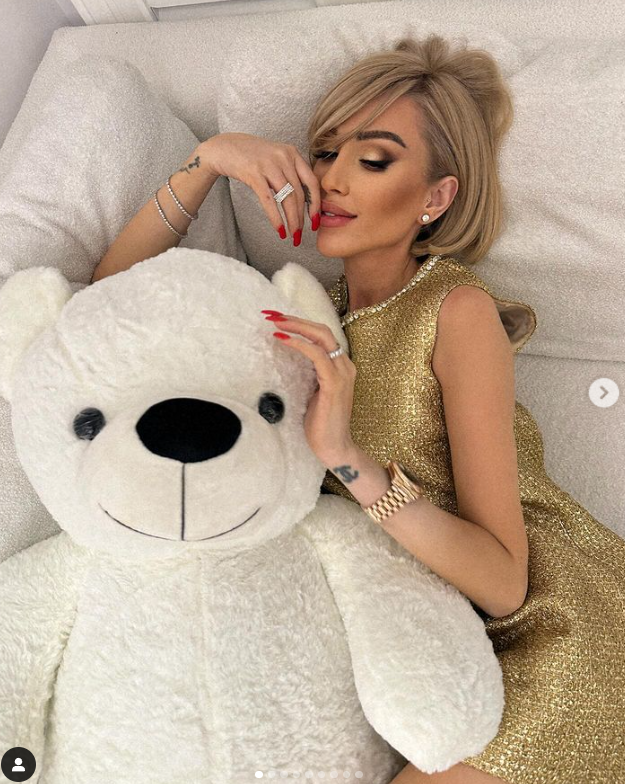 Енджи Касабие е доктор диетолог от Бейрут, но от дете