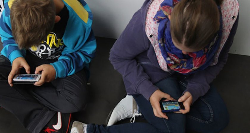 Забраниха мобилните телефони на учениците в Одрин