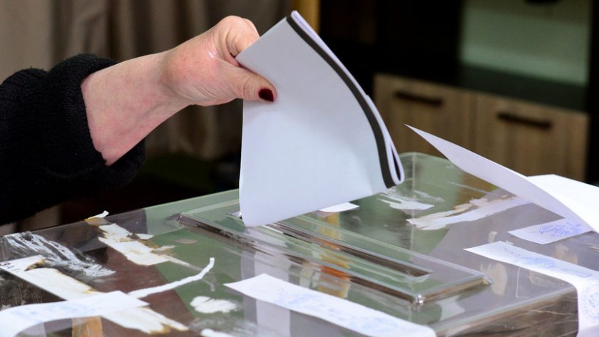 Откриват избирателни секции в 23 столични болници