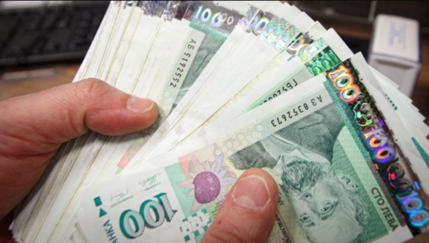 Средната работна заплата в страната продължава да расте с двуцифрен