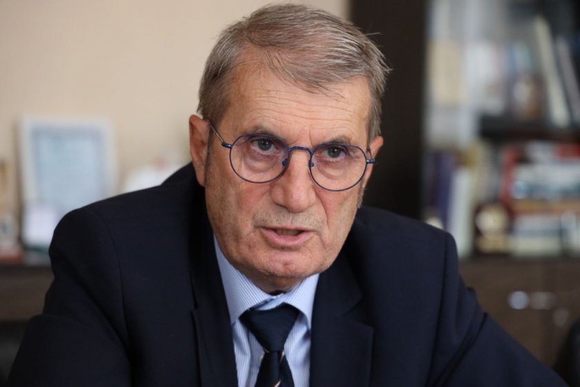 Министърът на здравеопазването проф. Христо Хинков си постави оценка добър“