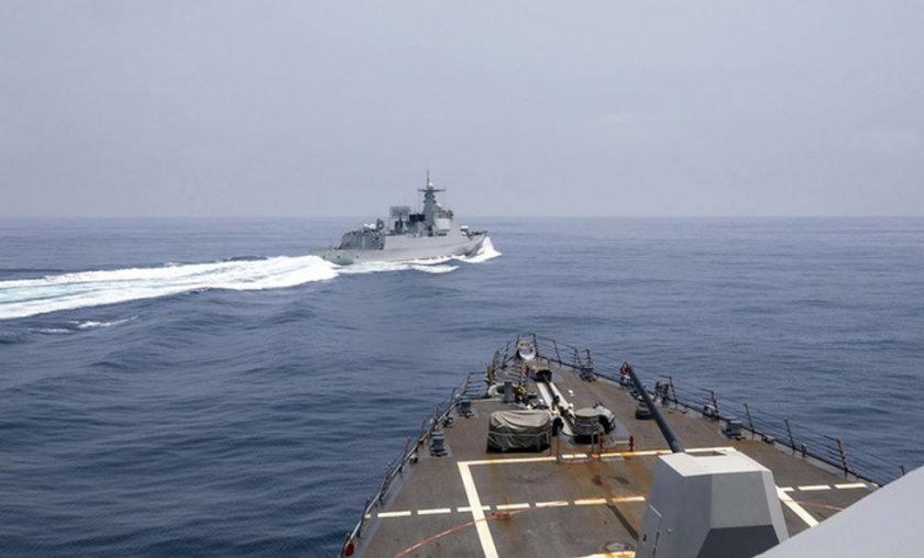 Атака с ракета по кораб в Червено море край Йемен