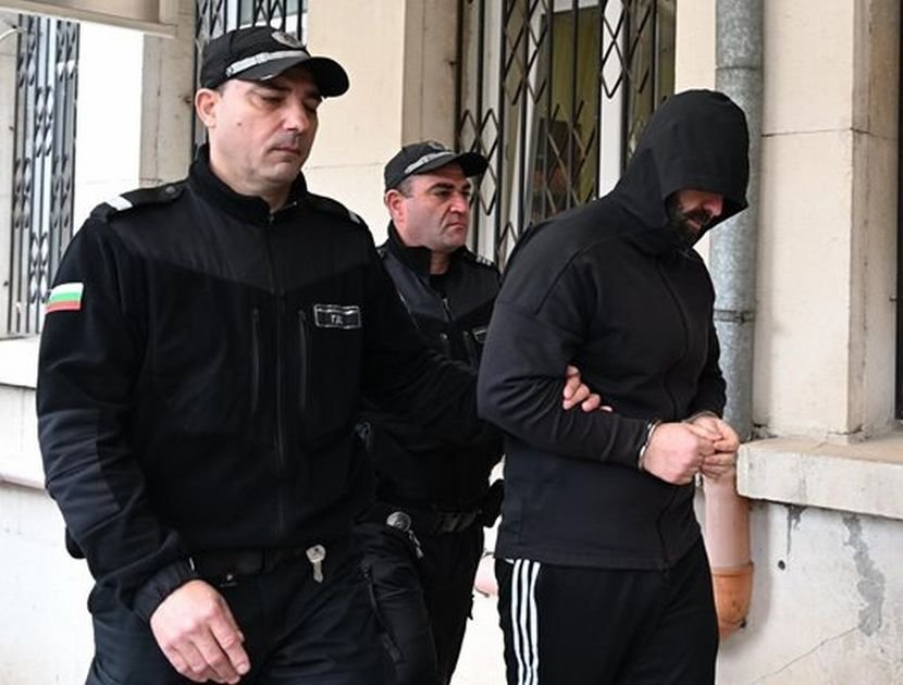 Оставиха в ареста хванатия с подкуп общински служител във Варна (СНИМКА)