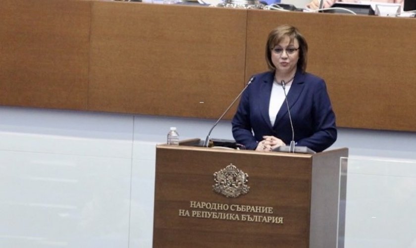 Скандал в парламента за "тайни самолети с мигранти"