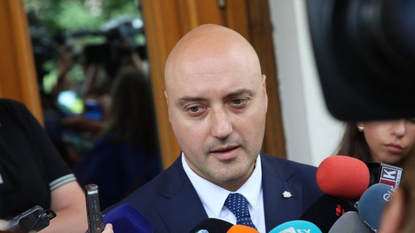 Министърът на правосъдието Атанас Славов ще проверява информации, че разстреляният