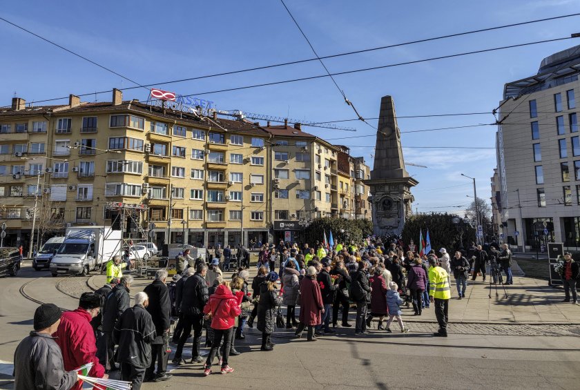 С възпоменателна церемония пред паметника на Васил Левски в София