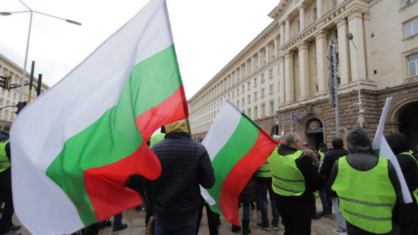 Денков се скри от протестиращите земеделци