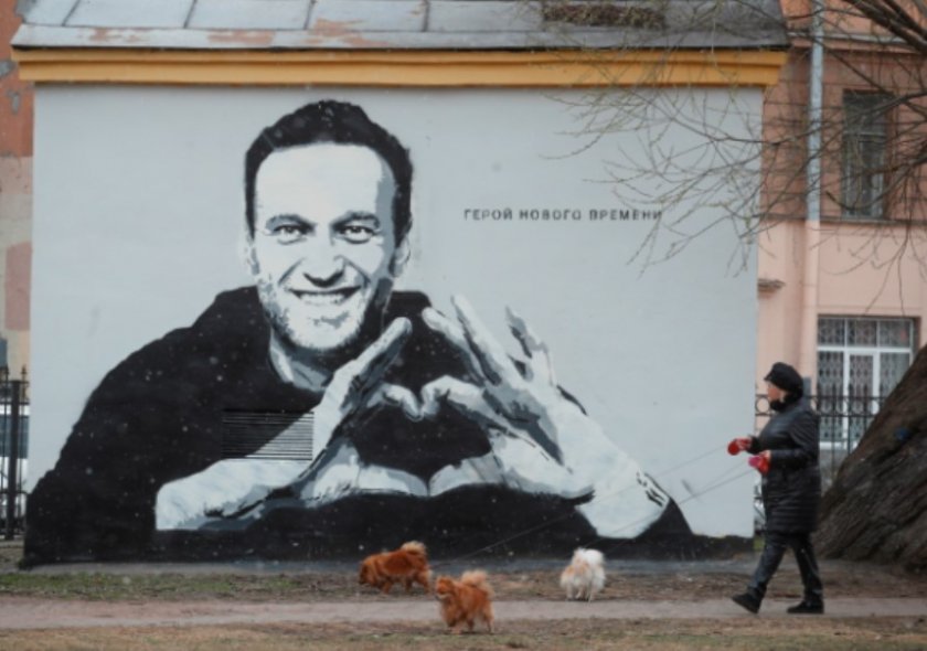 Арестуваха над 100 души в Русия на демонстрация в памет на Навални