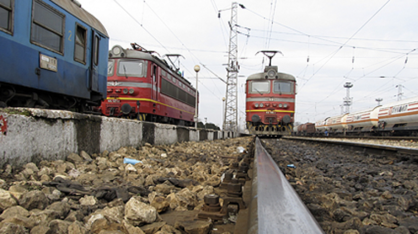 Поредна драма в БДЖ. Повреда в контактната мрежа между гарите