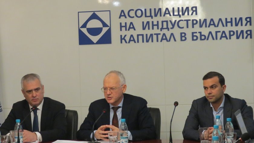 От Асоциацията на индустриалния капитал в България (АИКБ) се обявиха