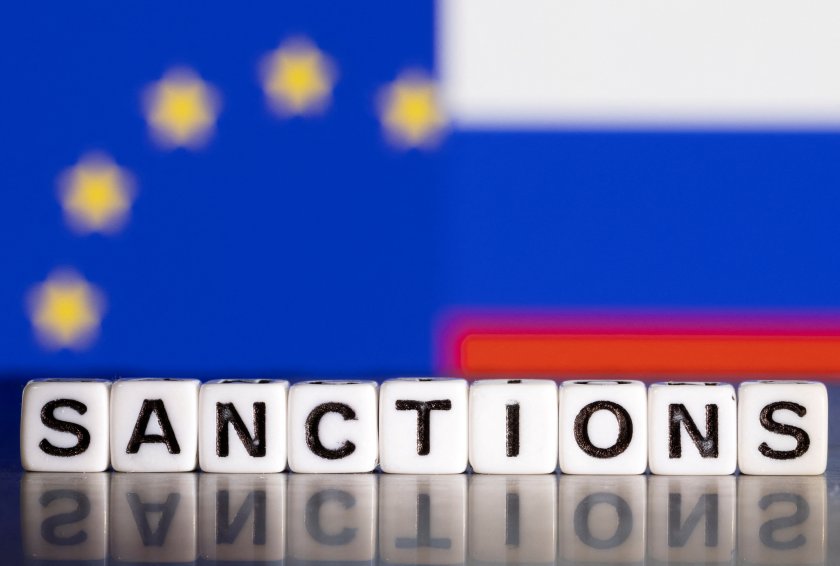 Европейският съюз трябва най-малкото да затегне санкциите срещу Русия след смъртта на