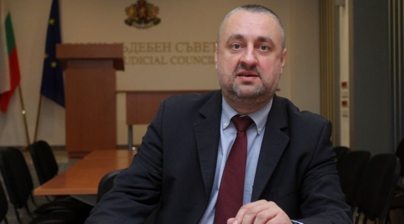 По собствена воля: ВСС ще слуша висш прокурор за Нотариуса