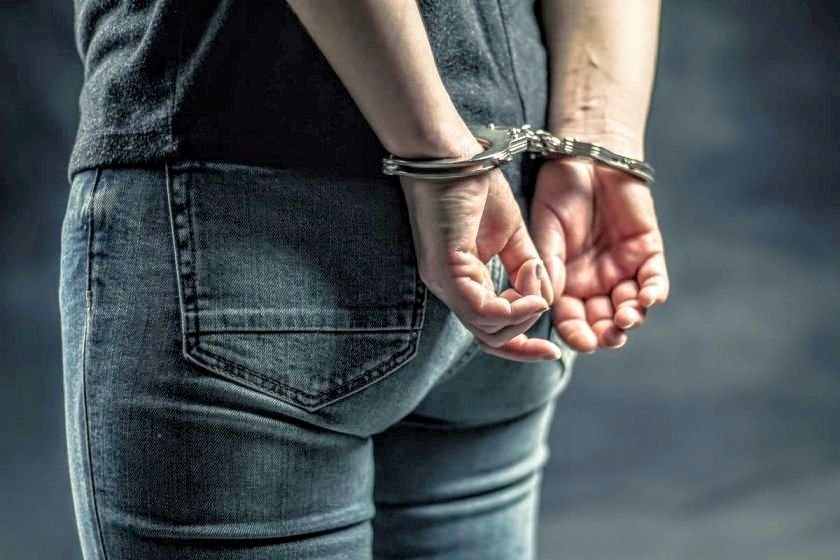 Непълнолетно момиче е задържано в хотел в Кюстендил с наркотици.Вчера