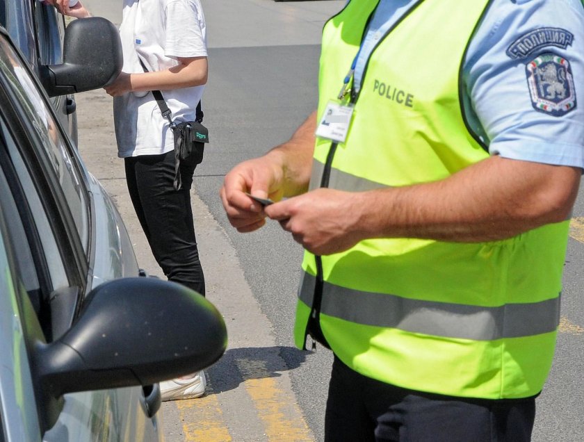 В Стралджа е задържан 32-годишен шофьор на тир с чуждестранна